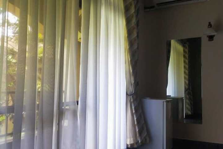 Room 2 of 53