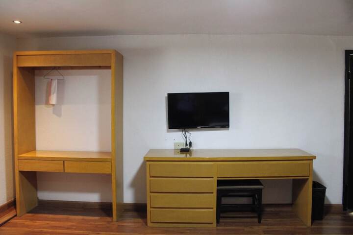 Room 15 of 34