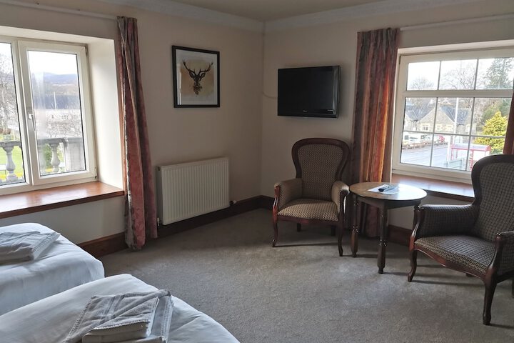Room 16 of 38