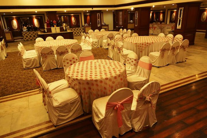 Ballroom/Hall 37 of 63