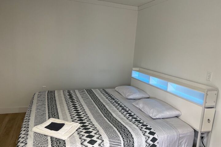 Room 4 of 70