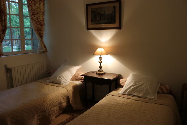 Room 43 of 145