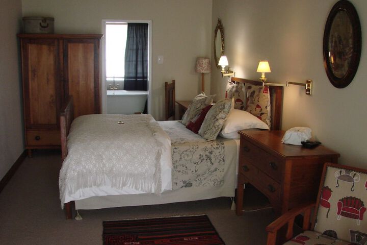 Room 5 of 27