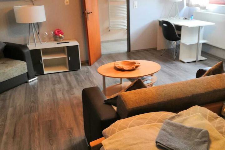 Lounge 29 of 41