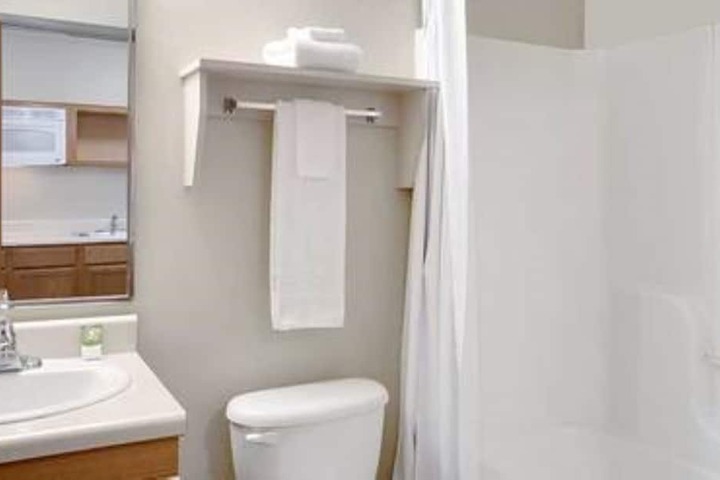 Double Accessible Queen Size Bed (2 of 9)