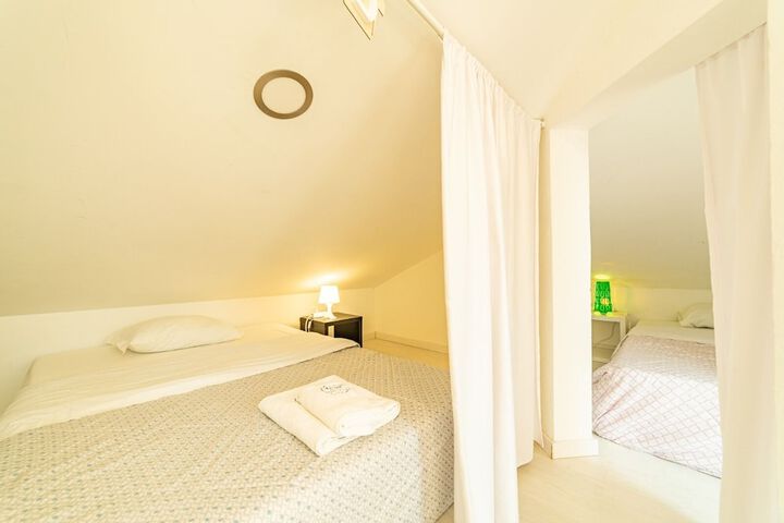 Room 49 of 194