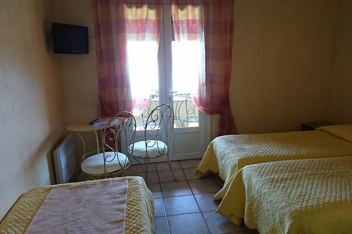 Room 15 of 50