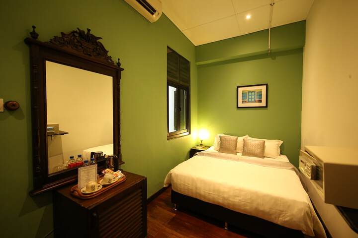 Room 49 of 108