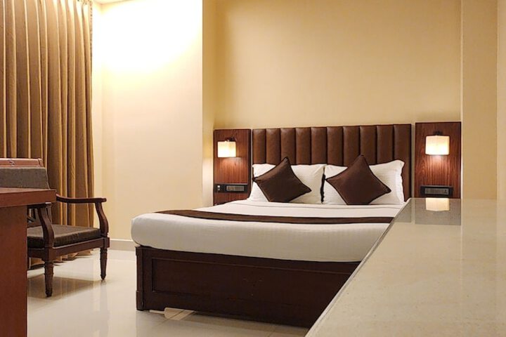 Room 35 of 76