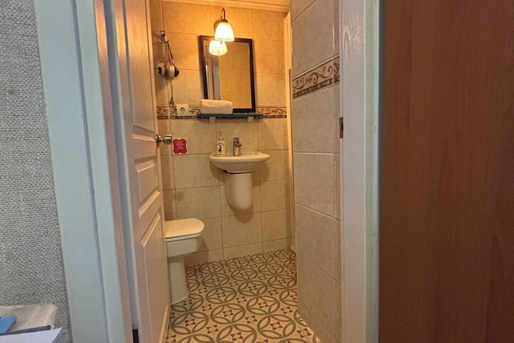 Room 44 of 73