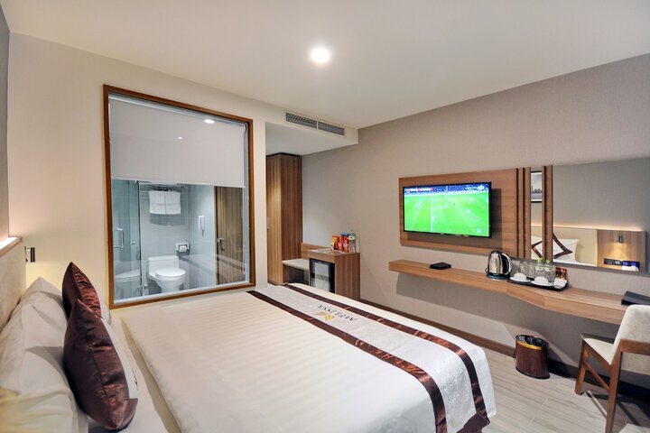 Room 15 of 46