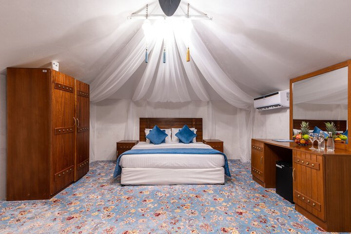 Room 15 of 52