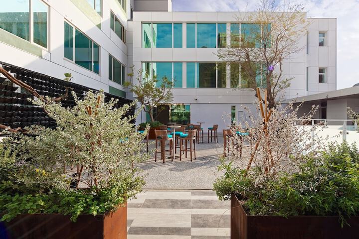 Hotel Exterior 158 of 160
