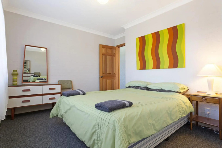 Room 2 of 9