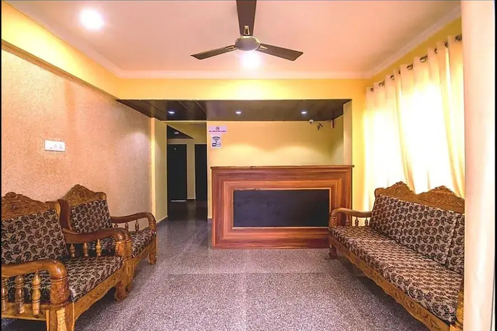 Room 9 of 12