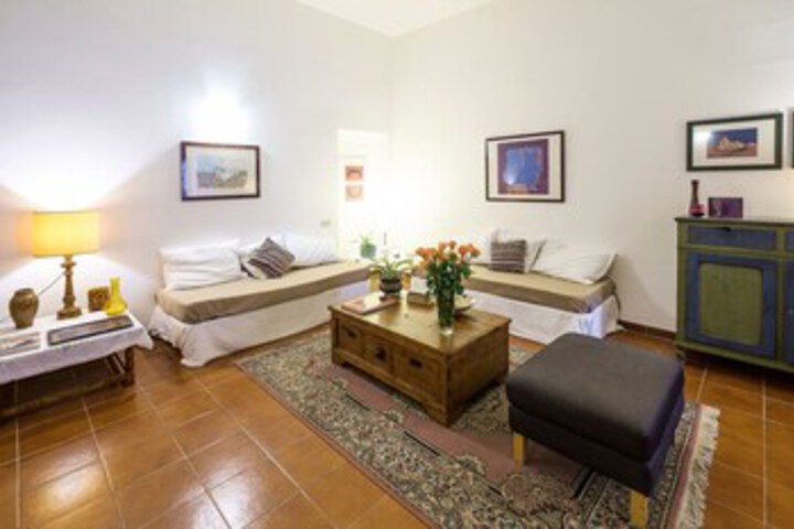 Room 46 of 68