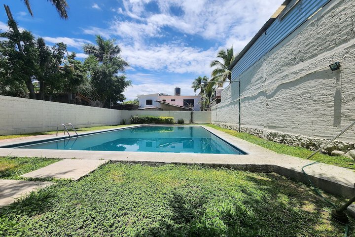 Pool 9 of 17