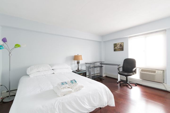 Room 6 of 27
