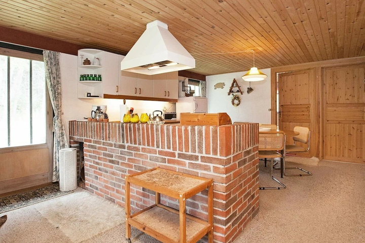 Room 4 of 14