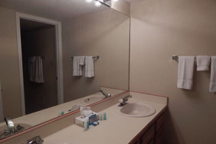 Room 10 of 139