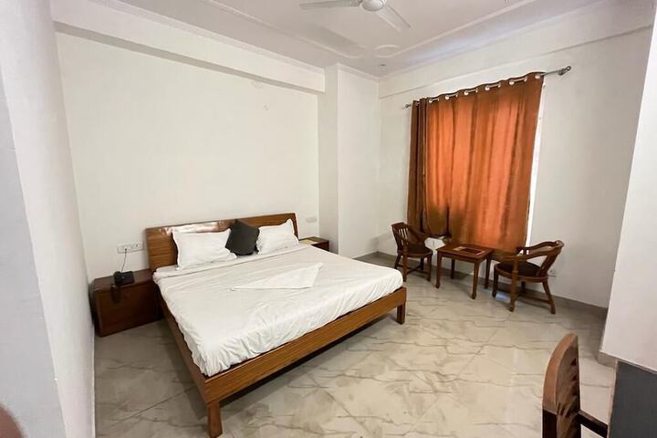 Room 7 of 17