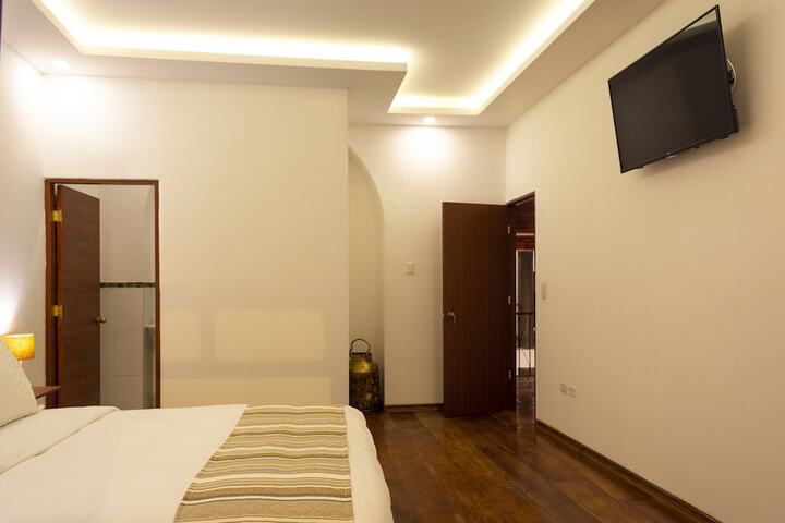 Room 4 of 27