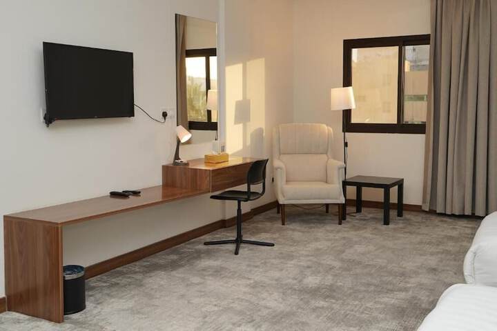 Room 12 of 27