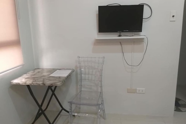 Room 7 of 12