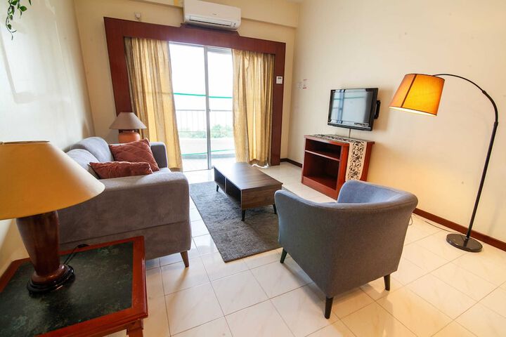 Room 305 of 650