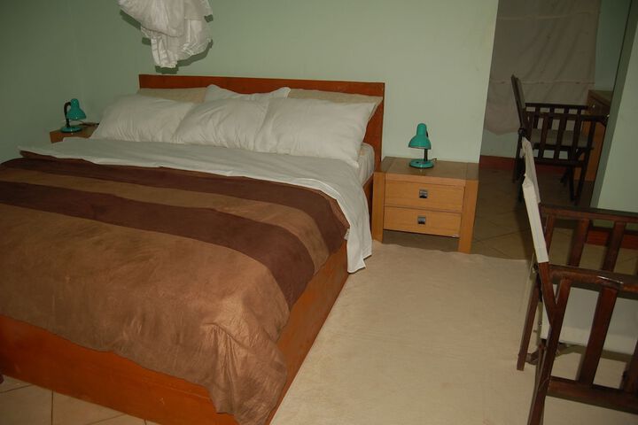 Room 5 of 13
