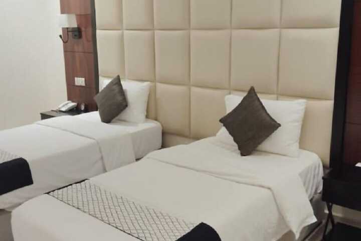 Room 18 of 37