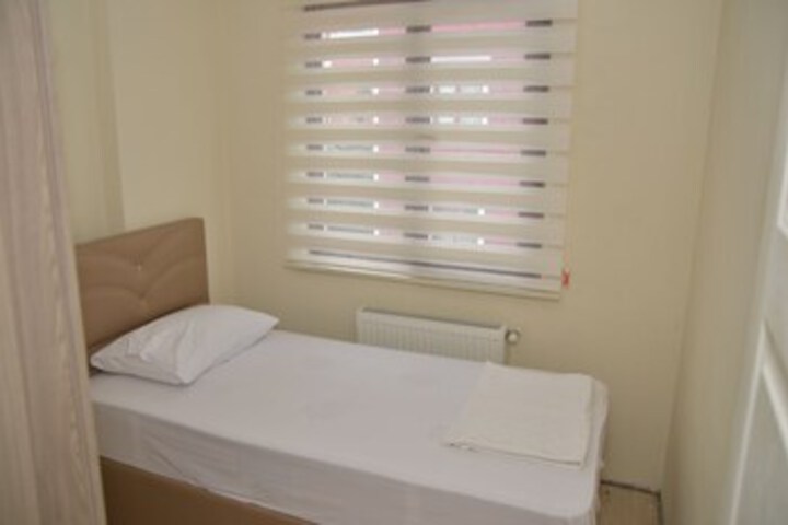Room 12 of 25