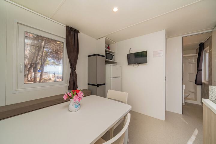 Room 8 of 27