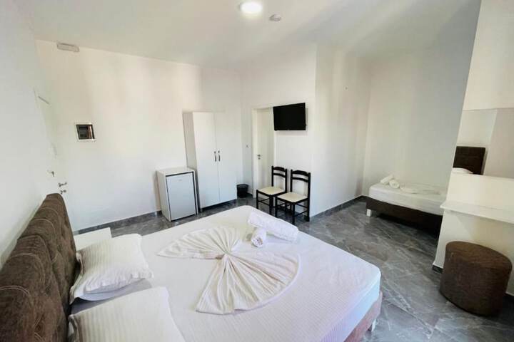 Room 14 of 30