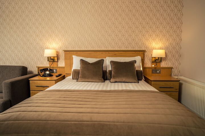 Room 4 of 79