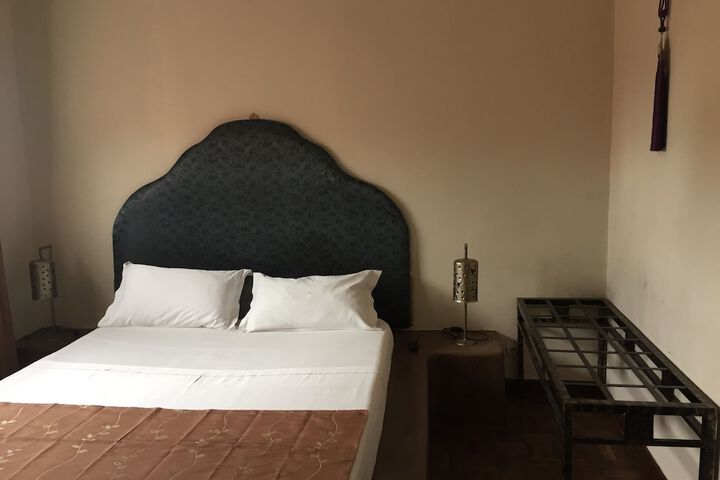 Room 7 of 19
