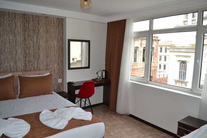 Room 13 of 88