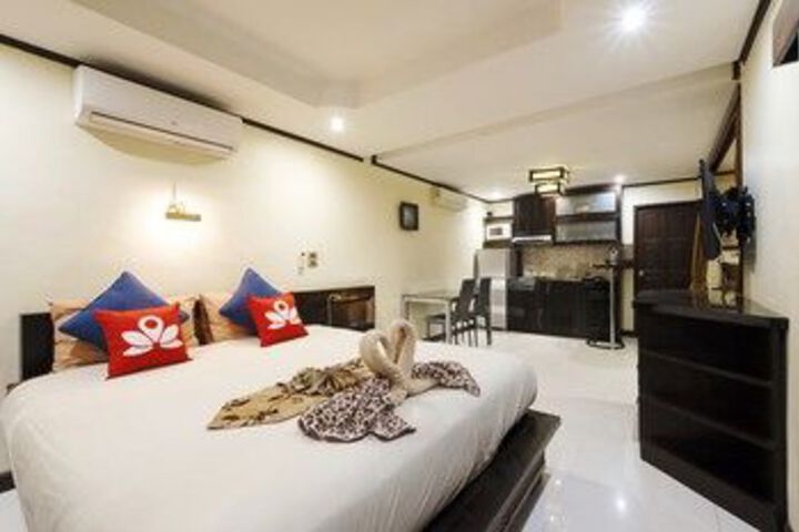 Room 7 of 25