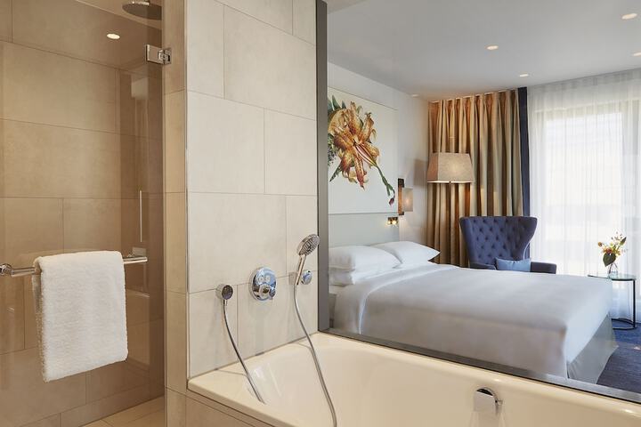 Room 54 of 90