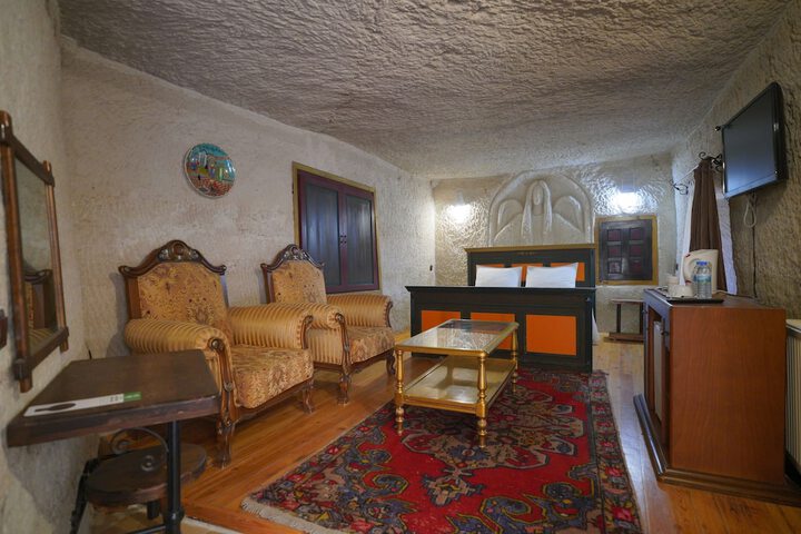 Room 26 of 83