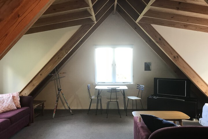 Room 25 of 27