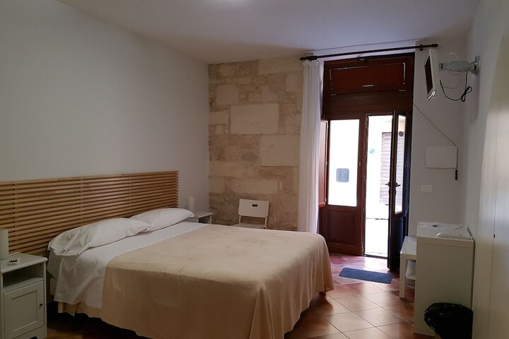 Room 16 of 66