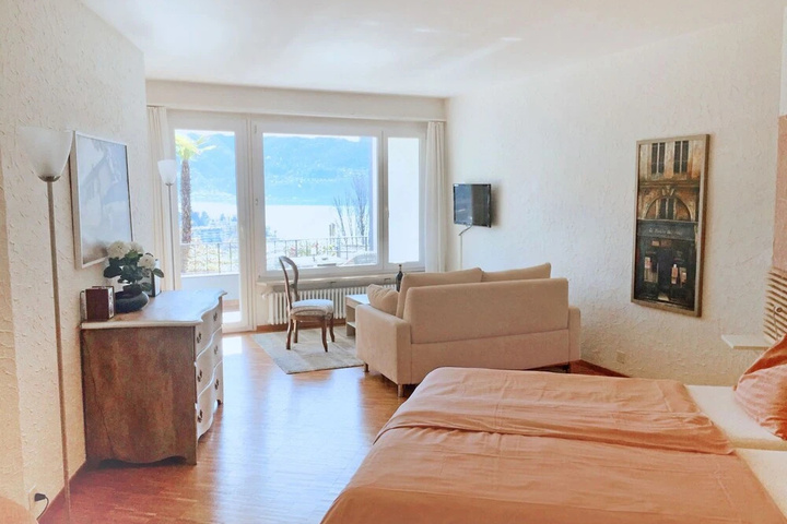 Room 3 of 18