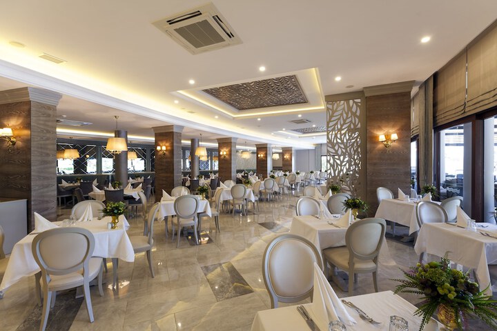 Dining 81 of 125