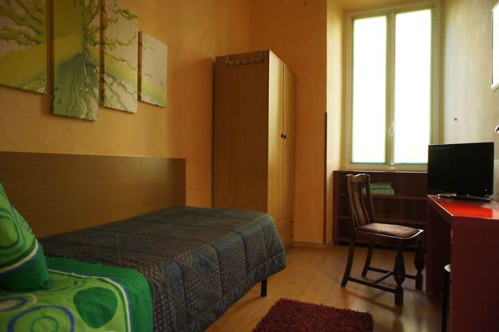 Room 8 of 22
