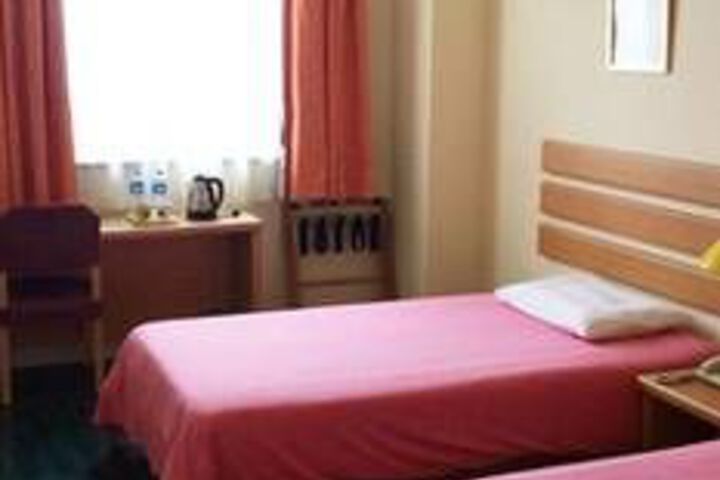 Room 21 of 35