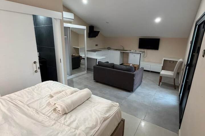 Room 9 of 26