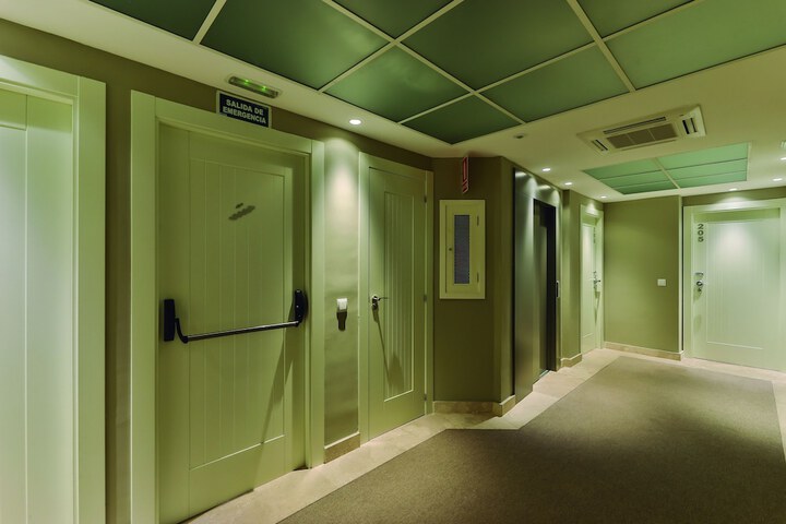 Hotel Interior 4 of 32