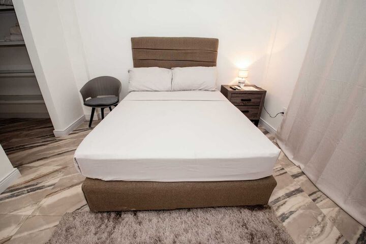 Room 8 of 40