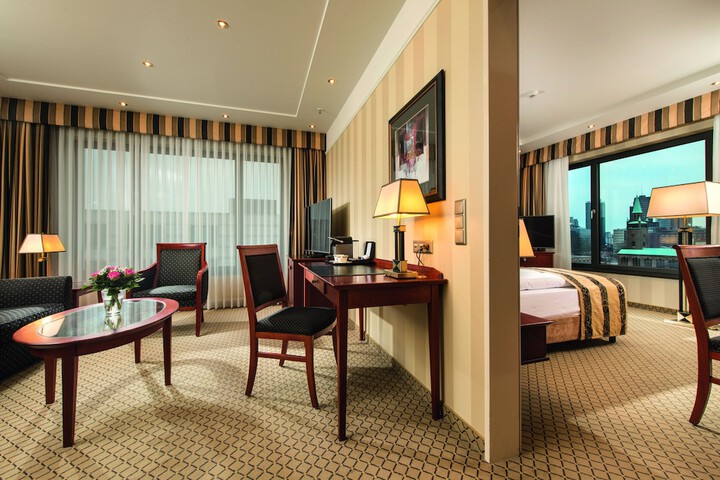 Room 32 of 164